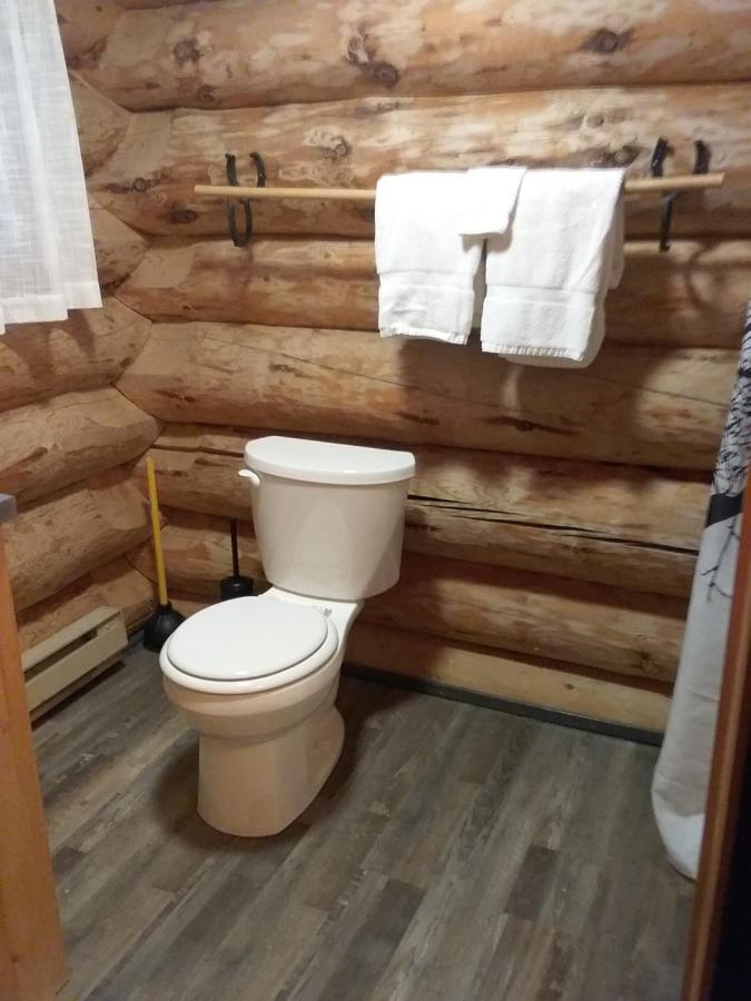 Wells Gray Guest Ranch Hotel Clearwater Bagian luar foto