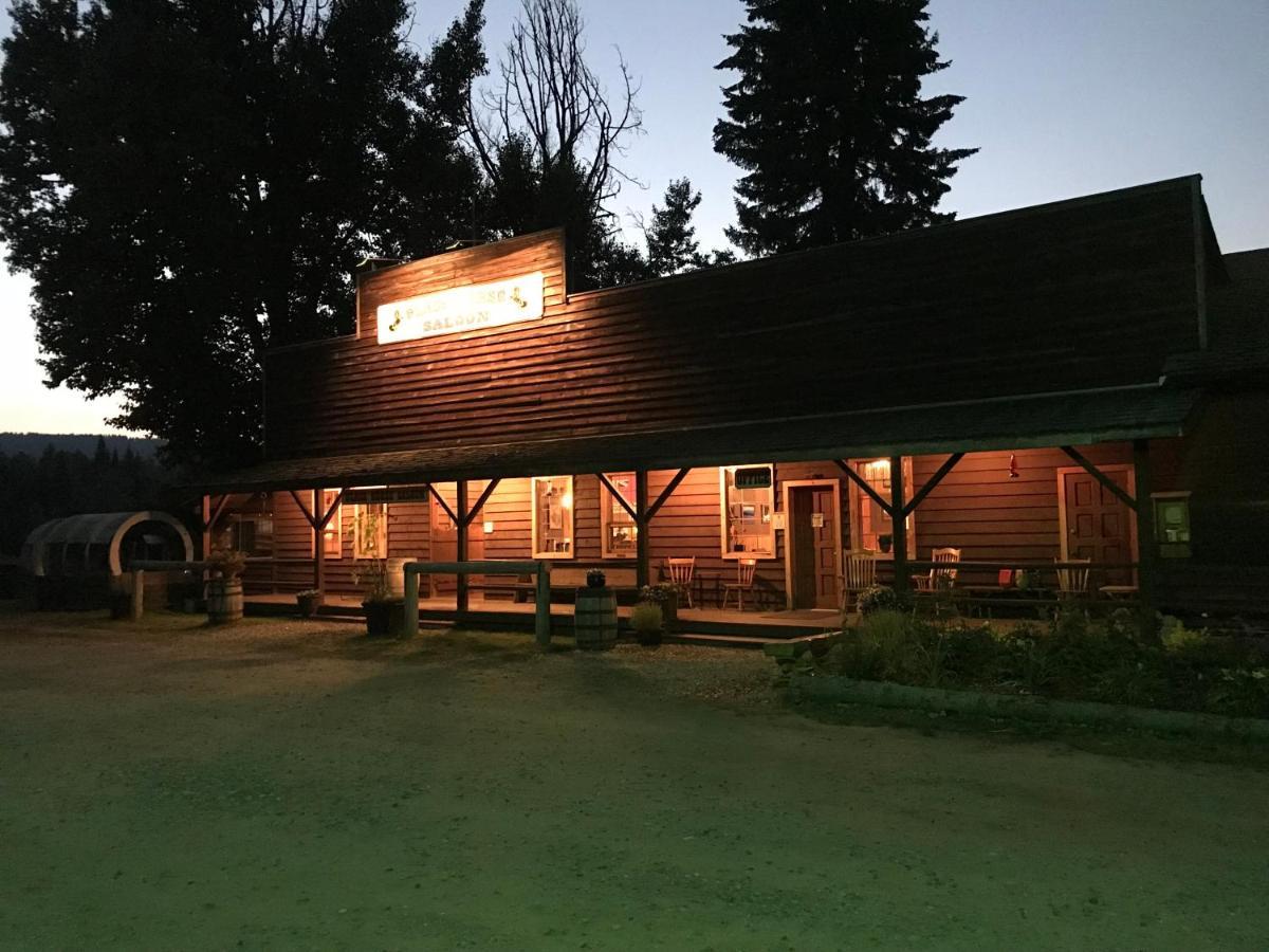 Wells Gray Guest Ranch Hotel Clearwater Bagian luar foto
