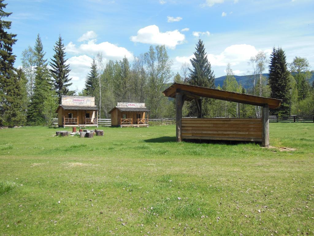 Wells Gray Guest Ranch Hotel Clearwater Bagian luar foto