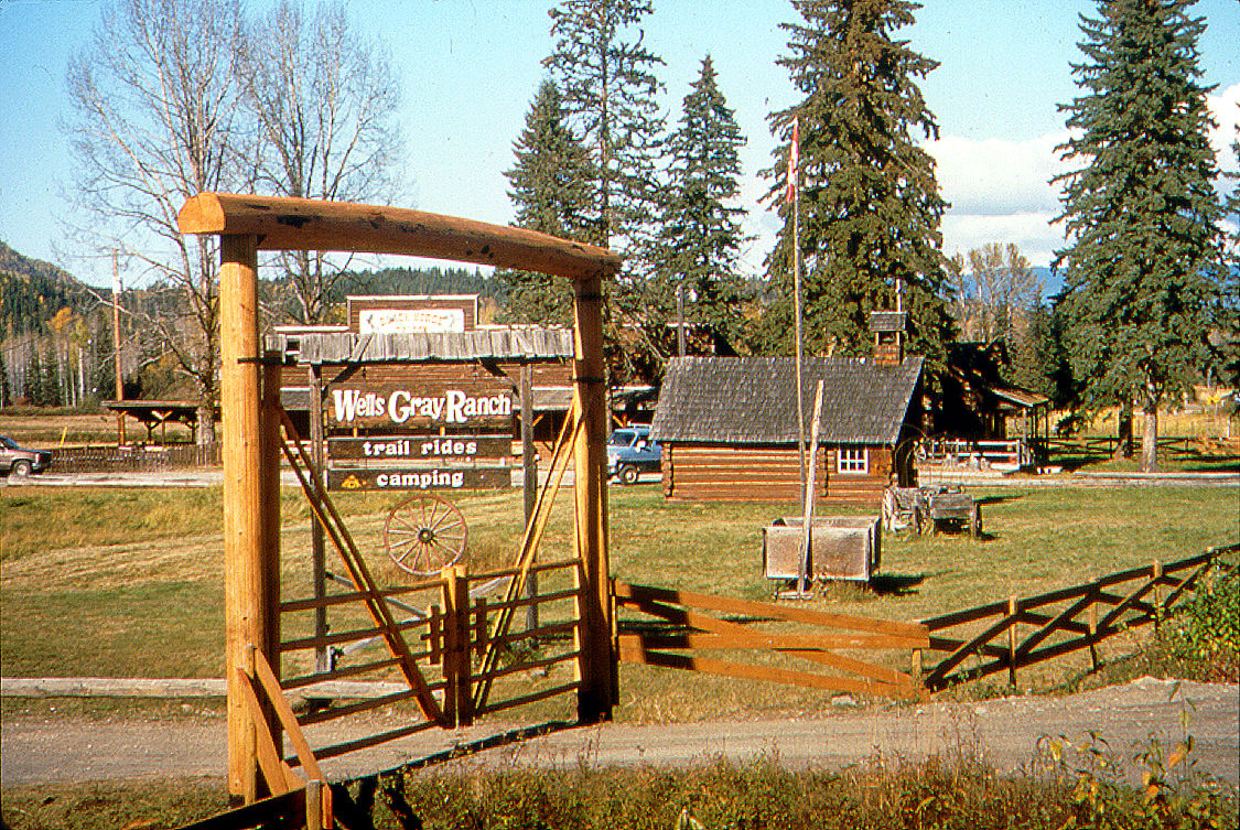 Wells Gray Guest Ranch Hotel Clearwater Bagian luar foto