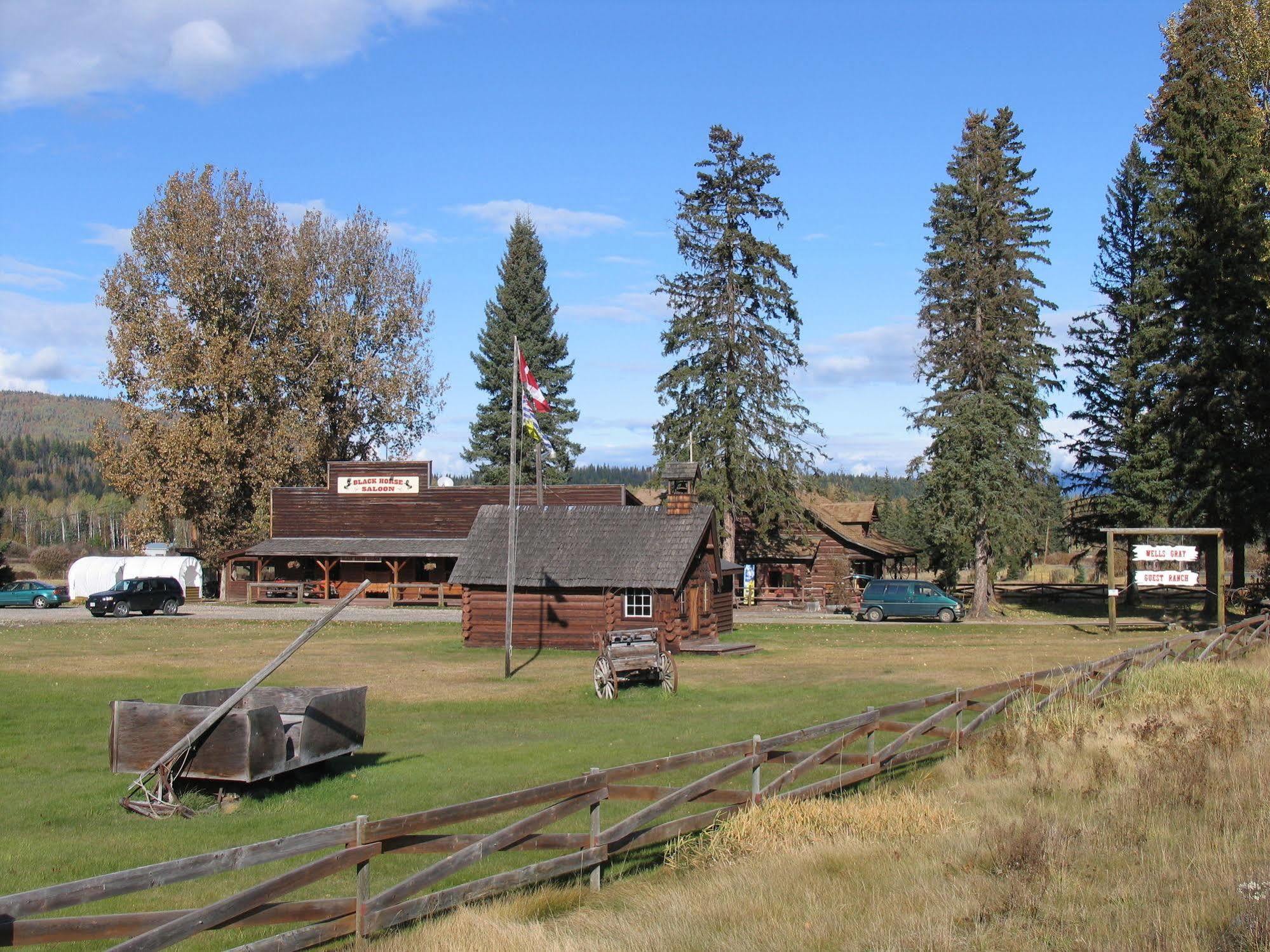 Wells Gray Guest Ranch Hotel Clearwater Bagian luar foto