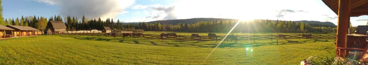 Wells Gray Guest Ranch Hotel Clearwater Bagian luar foto